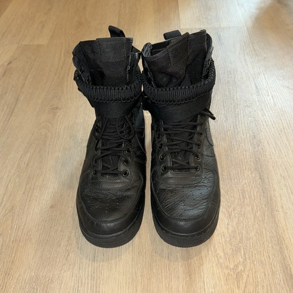 Men’s Nike SF Air Force 1 High
Triple Black - Picture 3 of 5